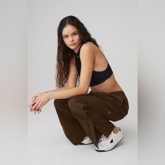 Alo Yoga Legend Snap Pant - Picture 2 of 5